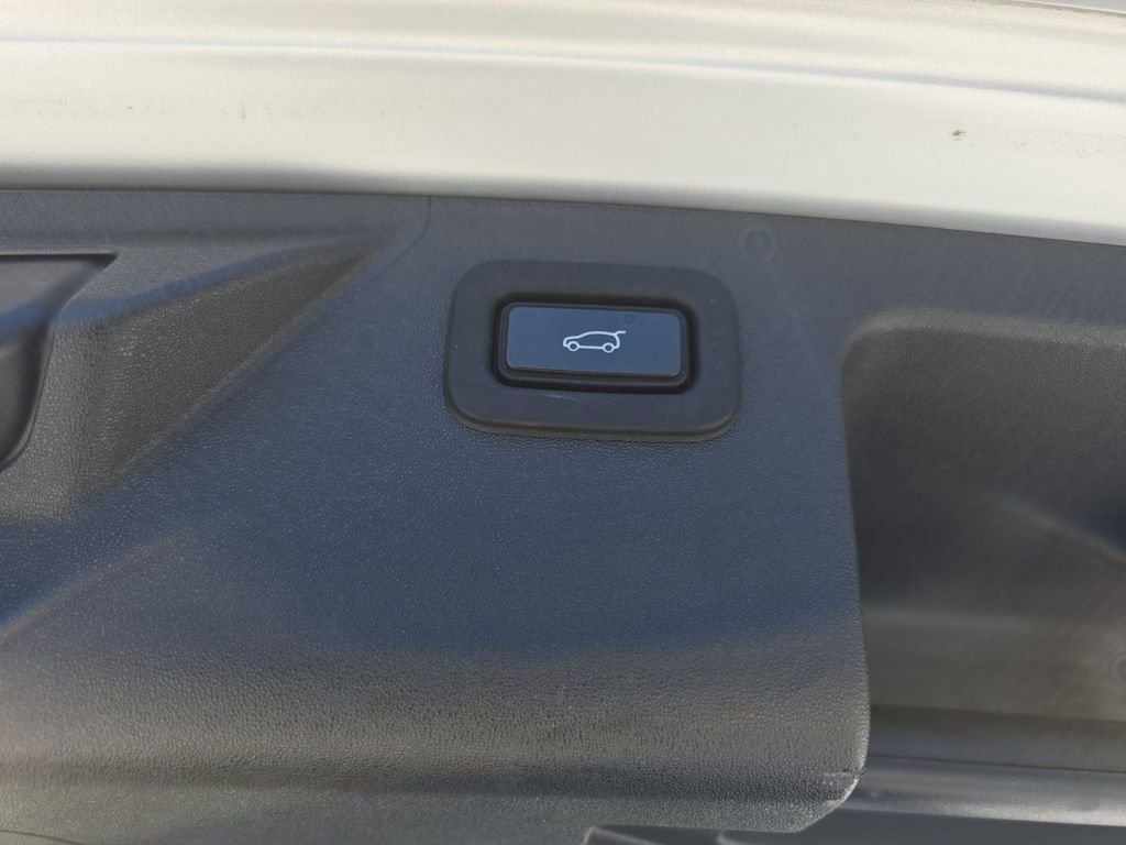 Certified Used 2022 Silver Land Rover S image 17