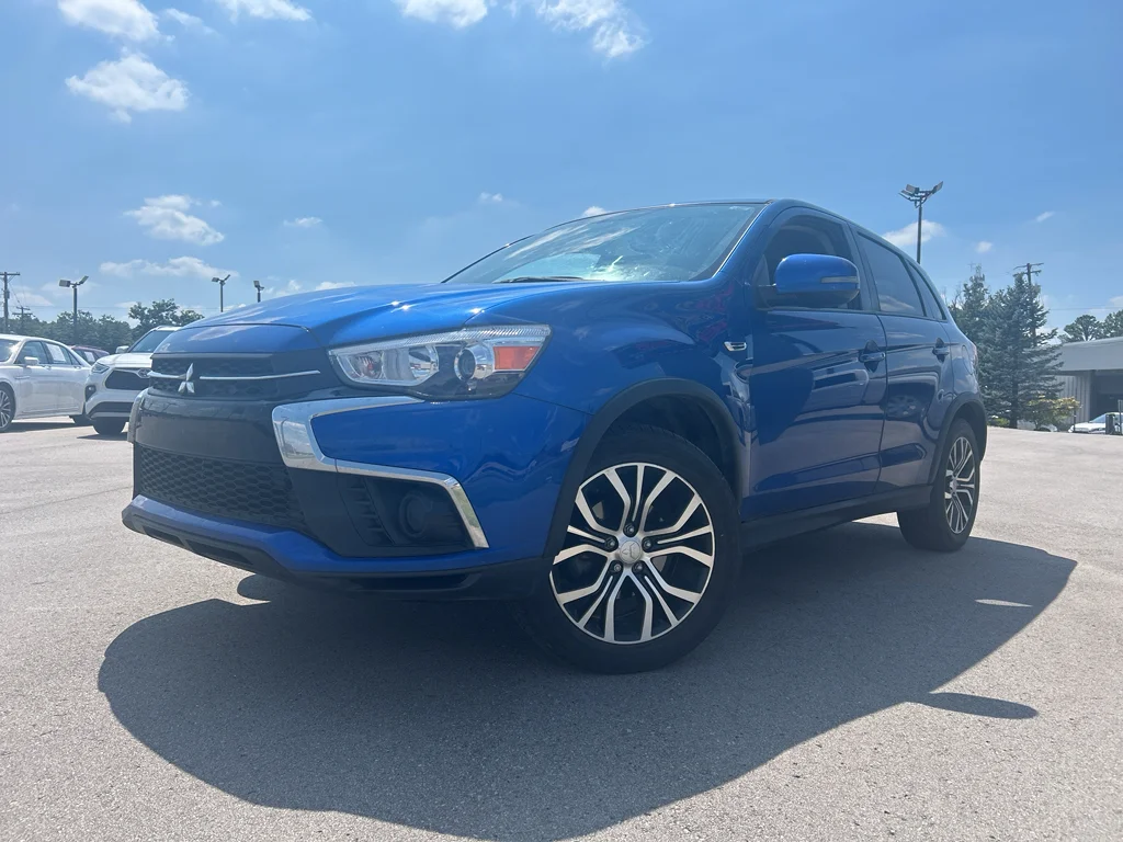 Used 2018 Octane Blue Metallic Mitsubishi ES 2.0 image 2