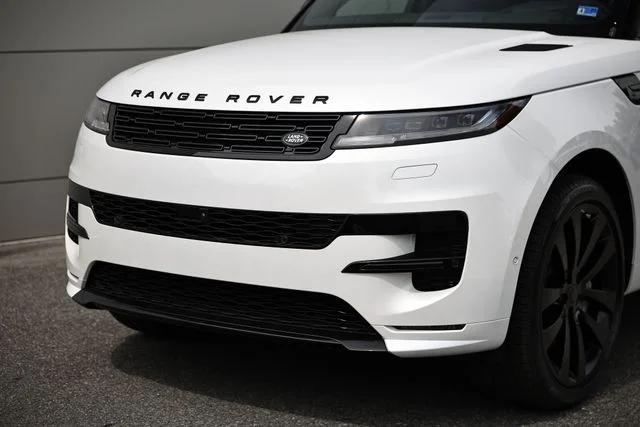 New 2026 Ostuni Pearl White Land Rover Dynamic SE image 2