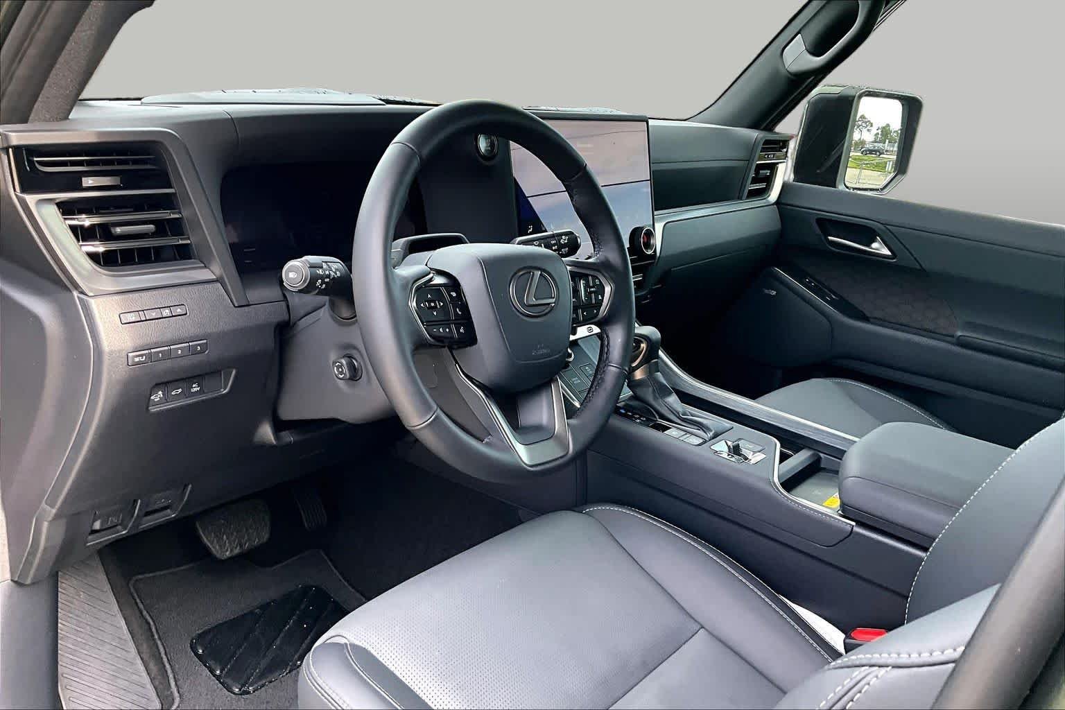 Used 2026 Nori Green Pearl Lexus Luxury image 19