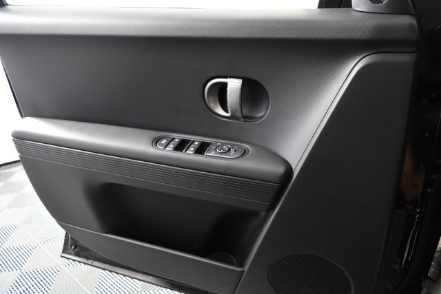 New 2026 Black Hyundai SE image 31