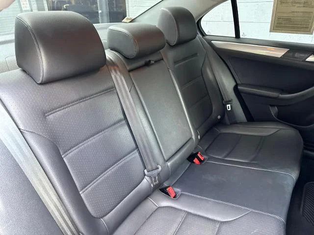 Used 2018 Platinum Gray Metallic Volkswagen  image 7