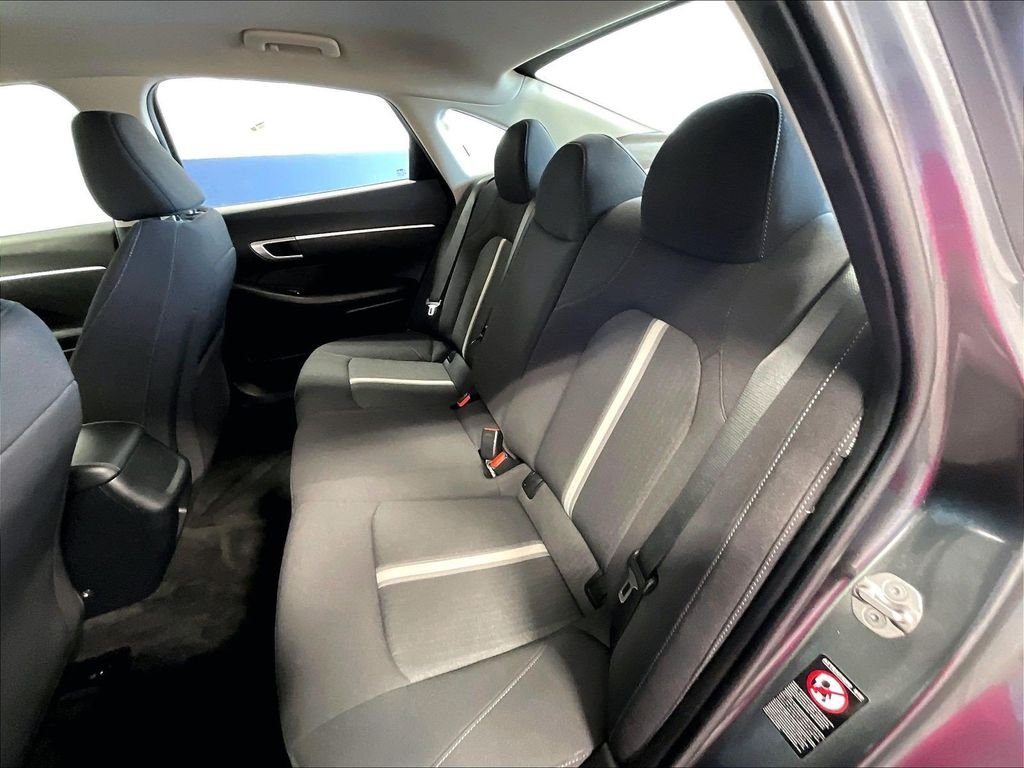 Used 2023 Gray Hyundai SE image 15