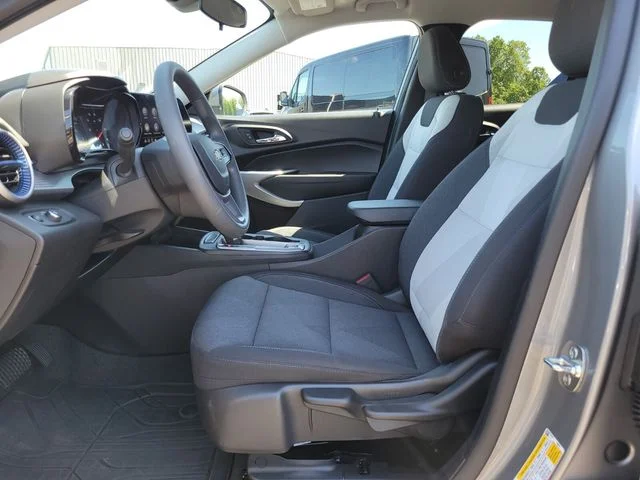 Used 2025 Gray Chevrolet LS image 19