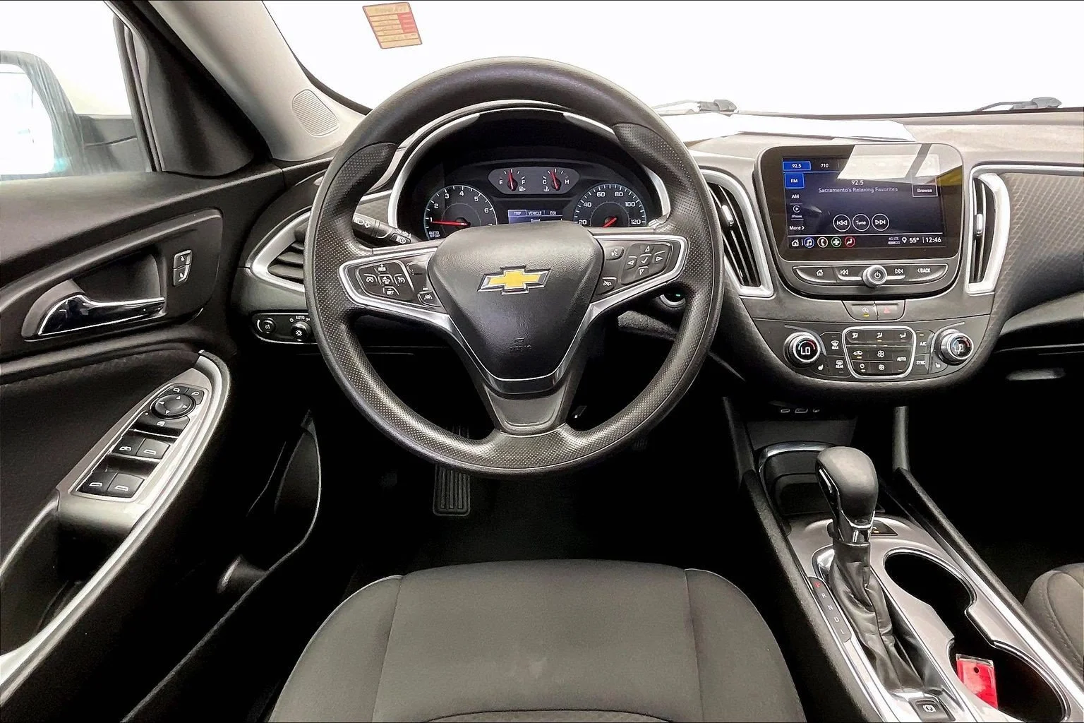 Used 2025 Summit White Chevrolet LT image 4