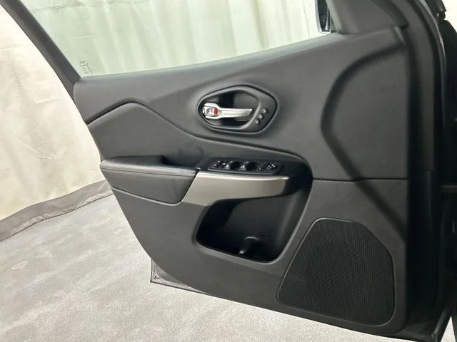 Used 2021 Gray Jeep Limited image 22