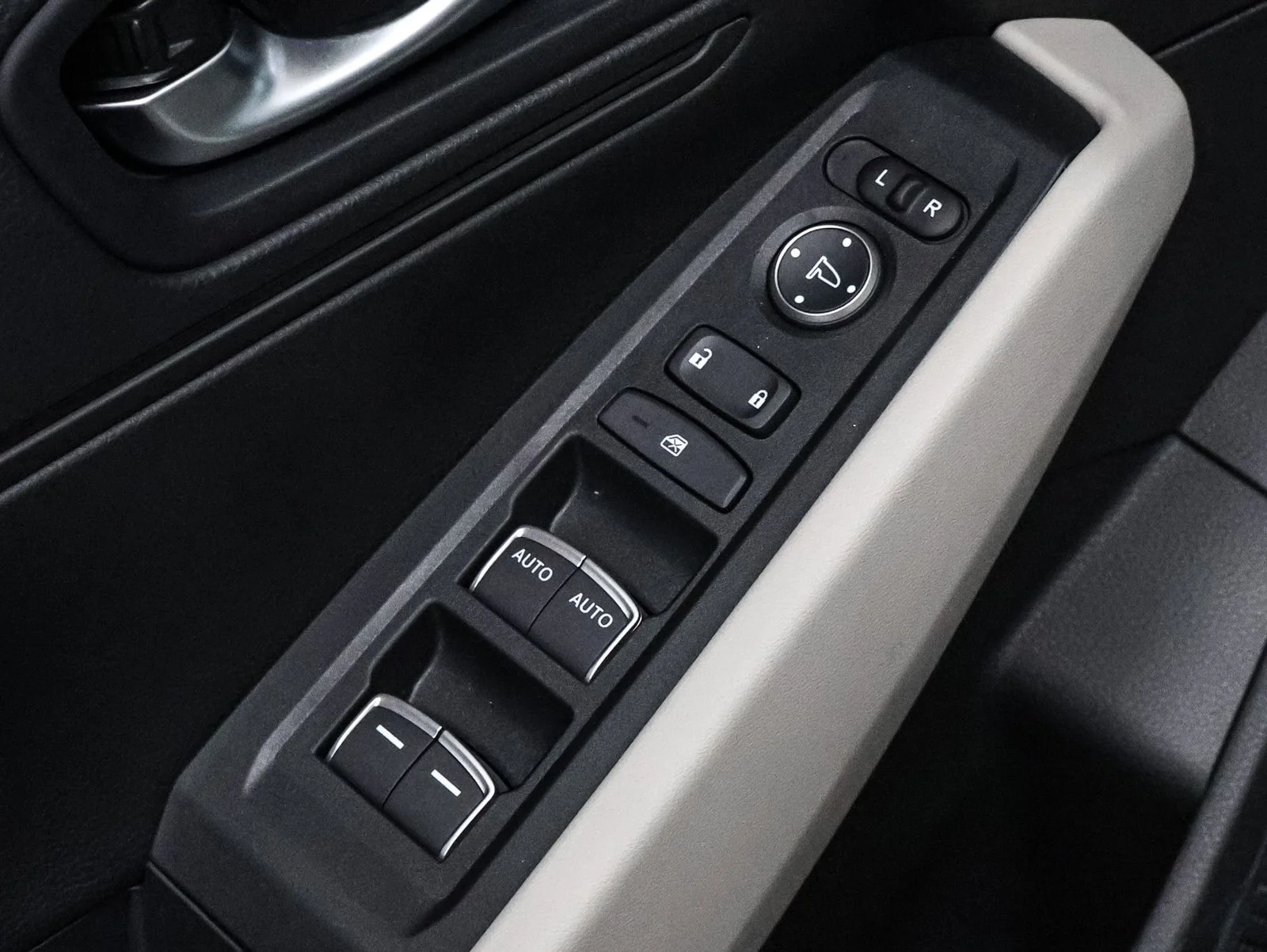 New 2026 Platinum White Pearl Honda LX image 19