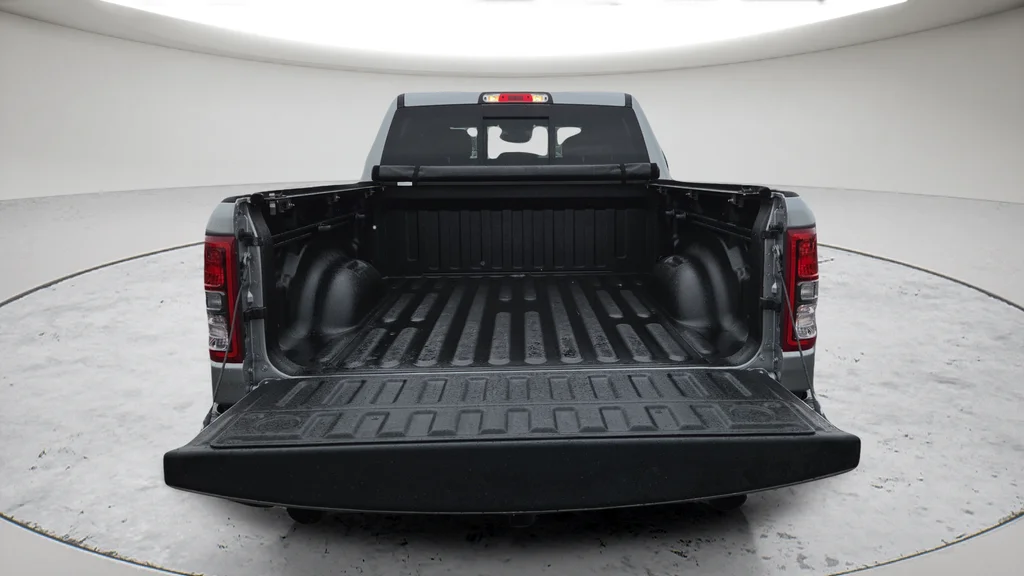 Used 2024 Silver Ram Big Horn/Lone Star image 23