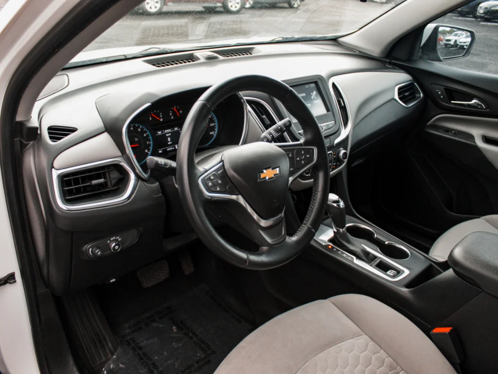Used 2018 Iridescent Pearl Tricoat Chevrolet LT image 8