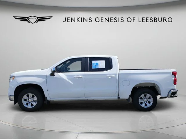 Used 2025 White Chevrolet LT image 9