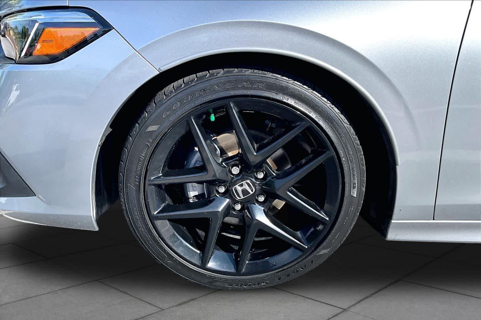 Certified Used 2023 Lunar Silver Metallic Honda Sport image 11