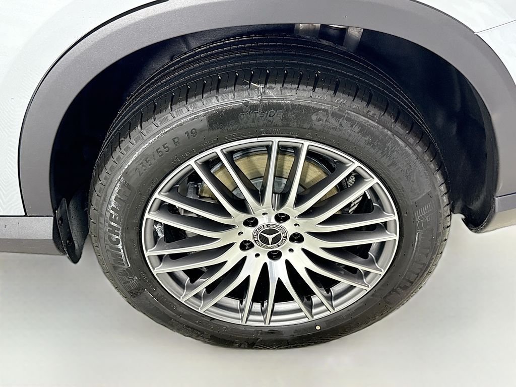 Used 2026 Silver Mercedes-Benz GLC 300 image 27