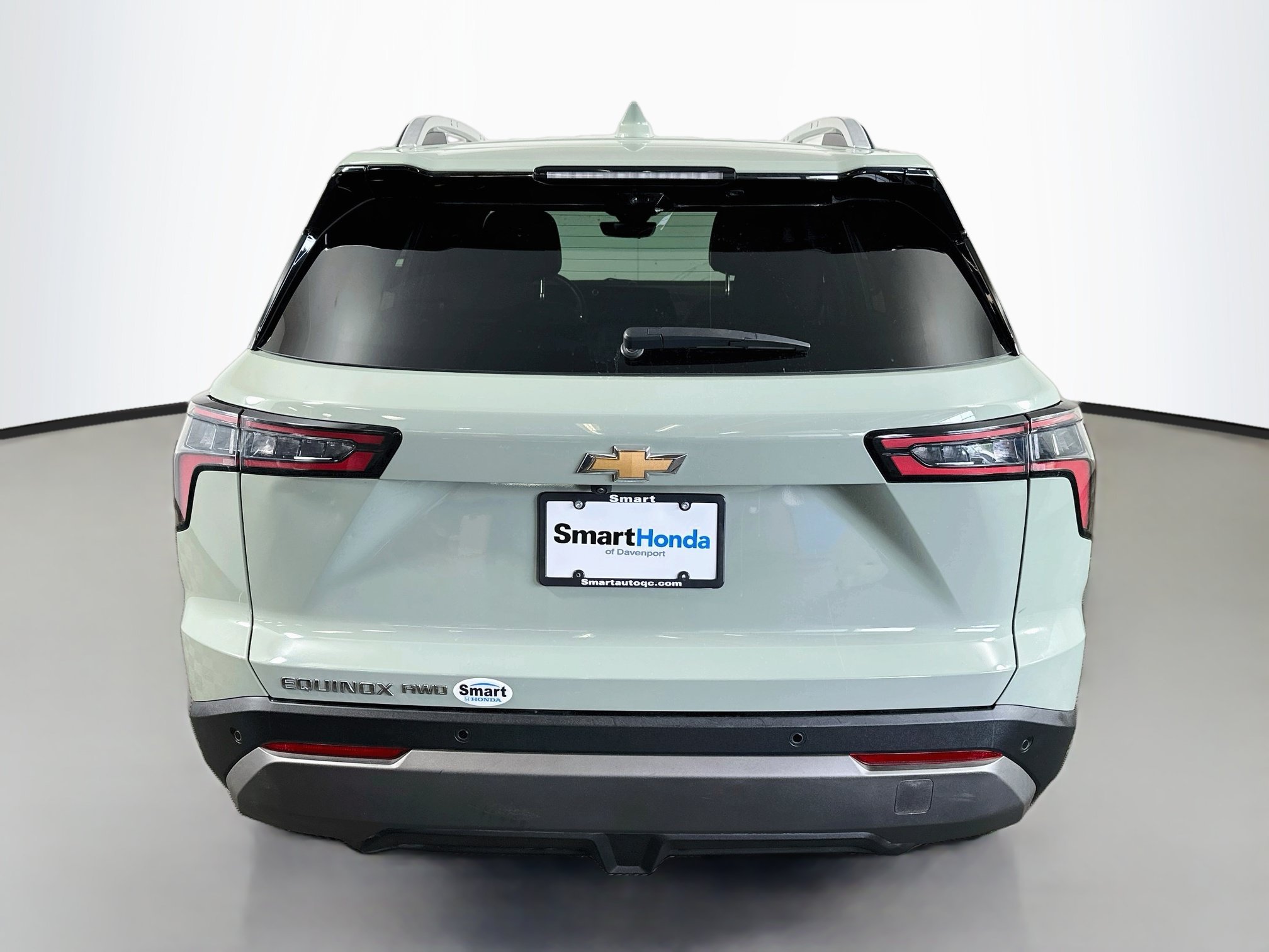 Used 2025 Cacti Green Chevrolet AWD LT image 7