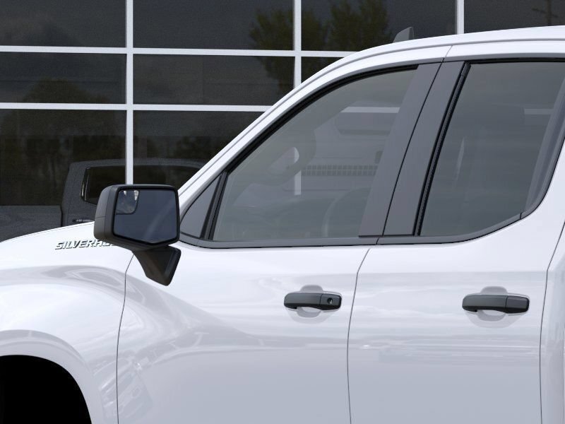 New 2026 Summit White Chevrolet WT image 13