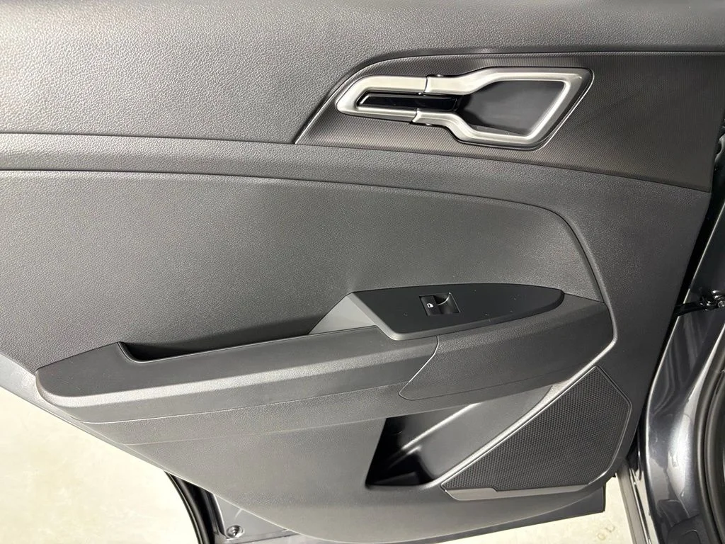 New 2027 Gravity Gray Kia LX image 37