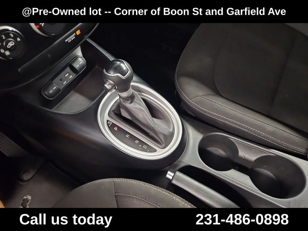 Used 2019 Red Kia Base image 24