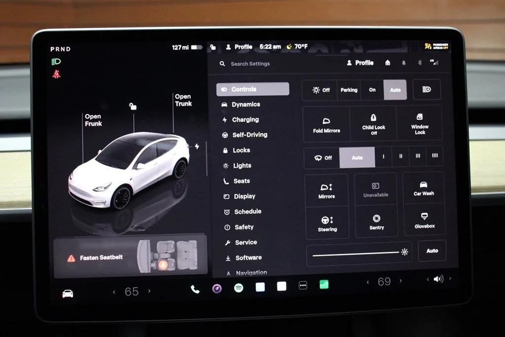 Used 2022 Pearl White Multi-Coat Tesla Performance image 15
