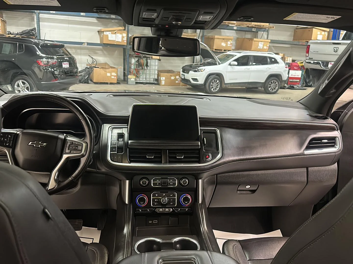 Used 2022 Black Chevrolet Z71 image 24
