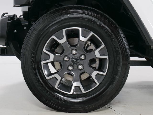 Used 2024 Bright White Clearcoat Jeep Sahara image 9