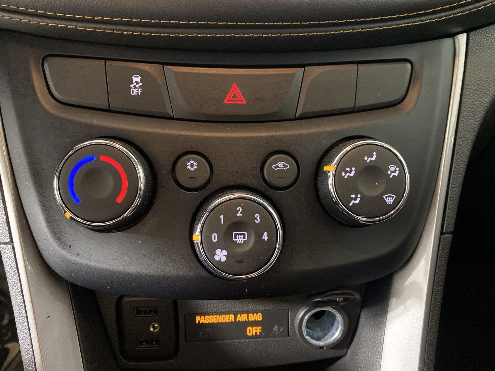 Used 2019 Summit White Chevrolet LT image 27