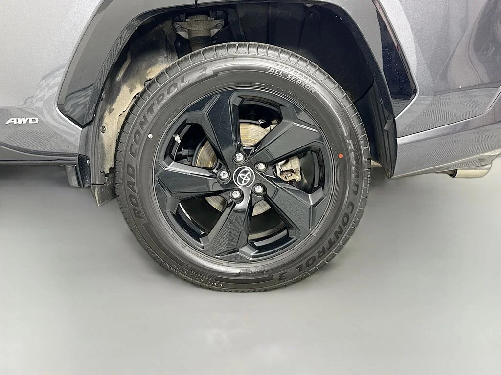 Used 2019 Magnetic Gray Metallic Toyota XSE image 32
