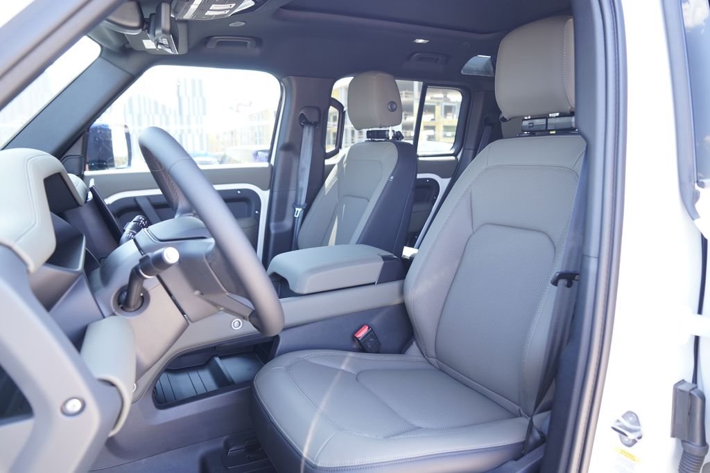 New 2026 Fuji White Land Rover S image 12