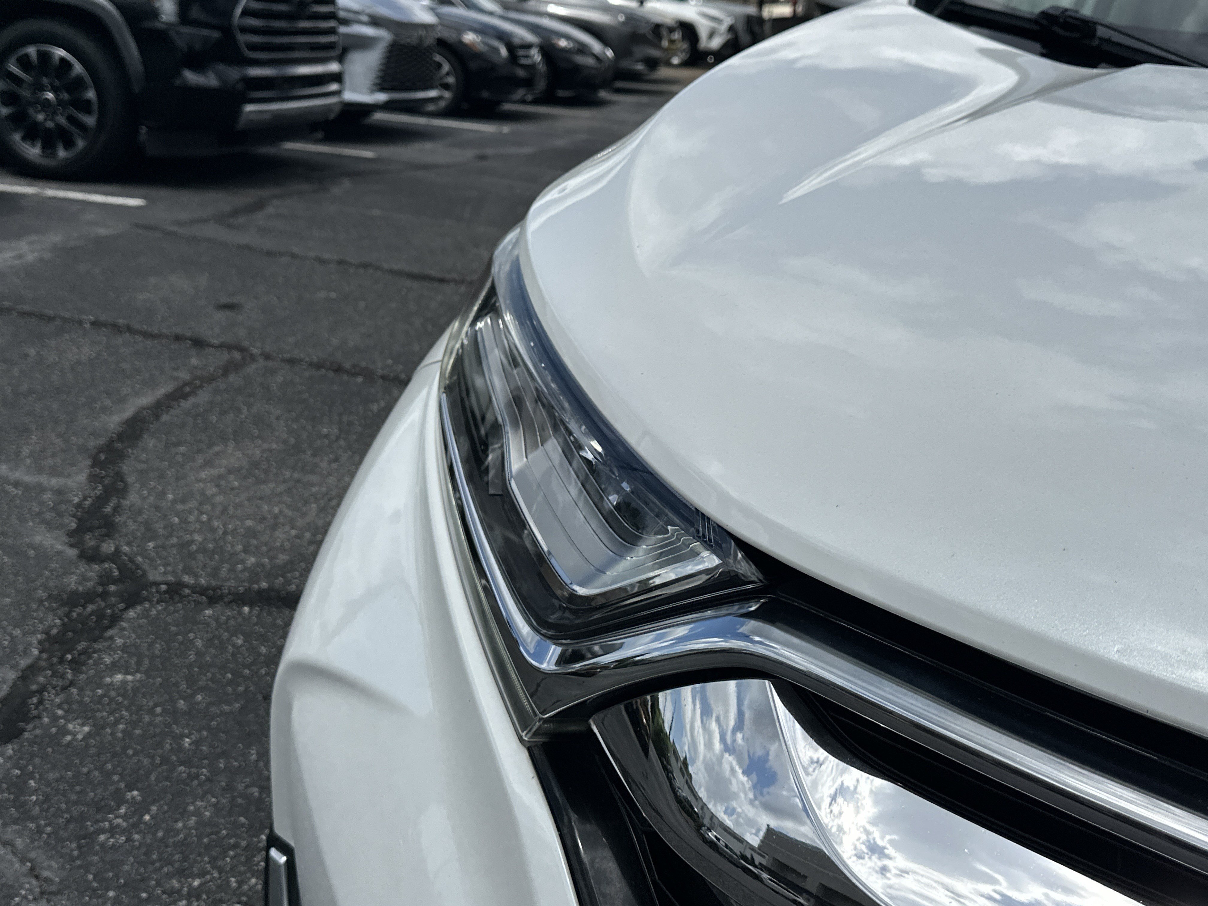 Used 2019 Platinum White Pearl Honda Touring image 12