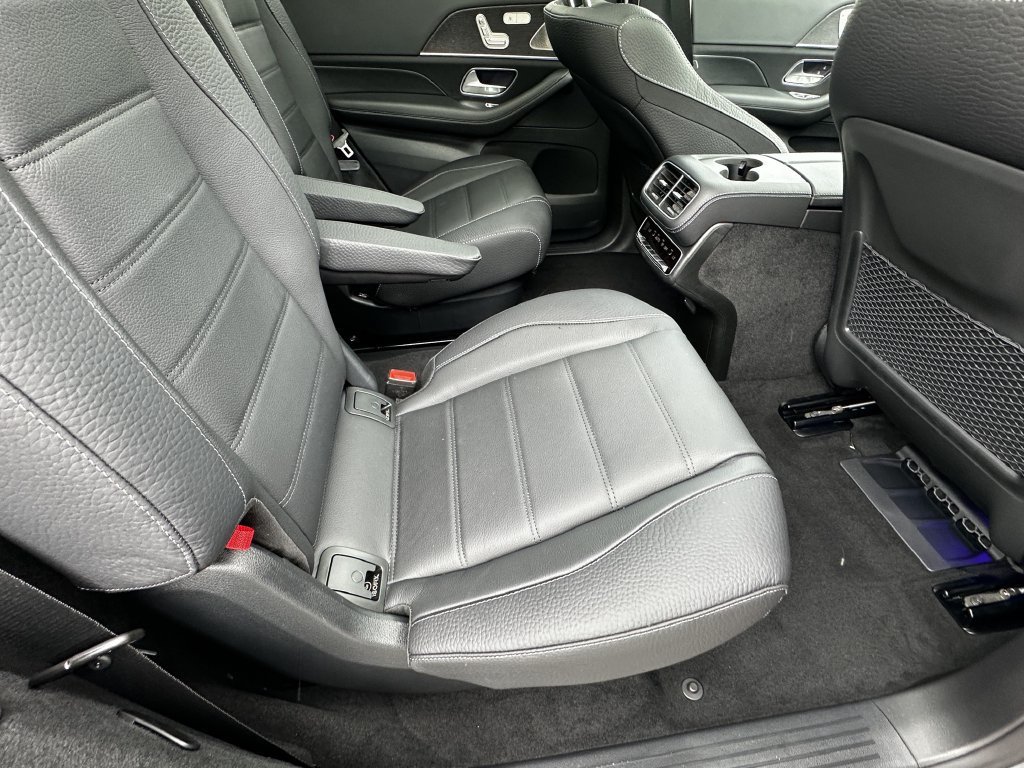 New 2026 MANUFAKTUR Silicon Grey Mercedes-Benz GLS 450 image 56