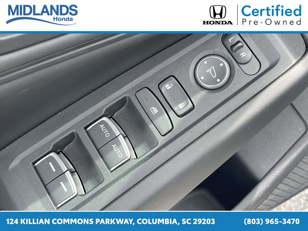 Certified Used 2025 Platinum White Pearl Honda 1.5T SE image 17