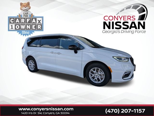 2024 Chrysler Pacifica Touring L's photo