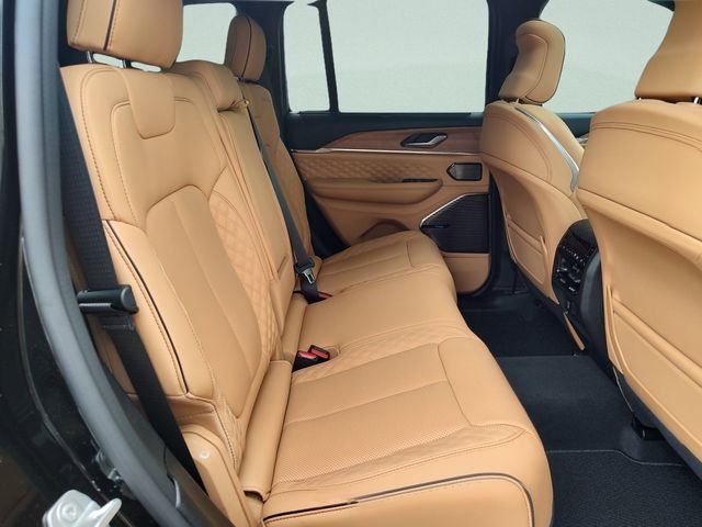 New 2026 Diamond Black Crystal Pearl-Coat Exterior Paint Jeep Summit image 29