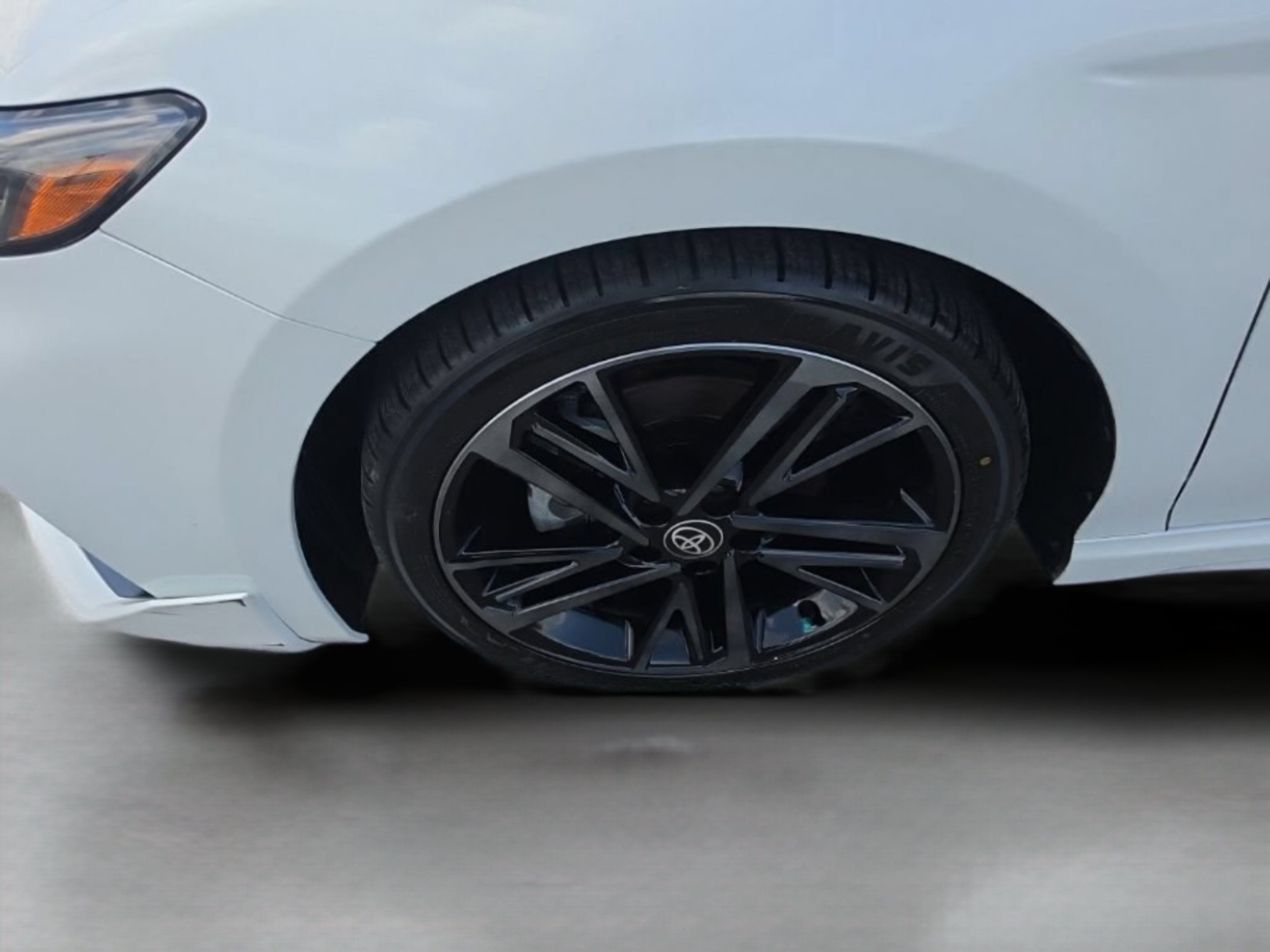 Used 2025 Off-white Toyota XSE image 31