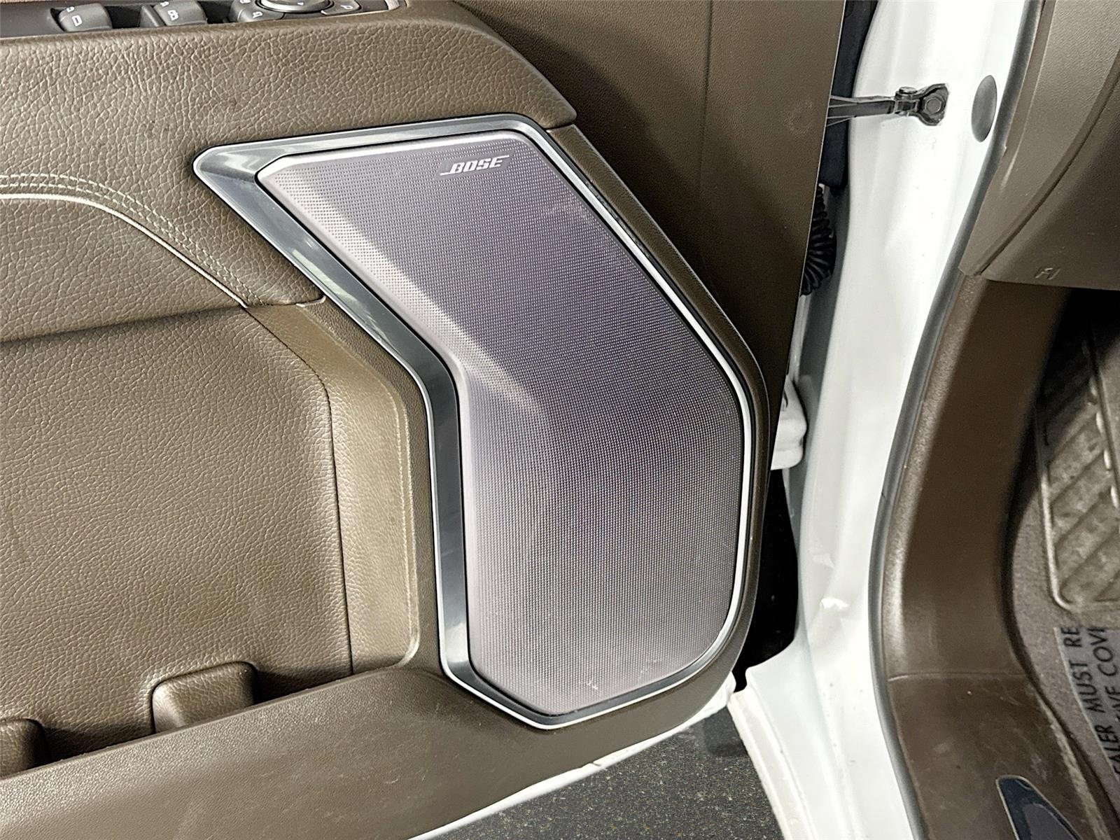 Used 2022 White Frost Tricoat GMC Denali image 19