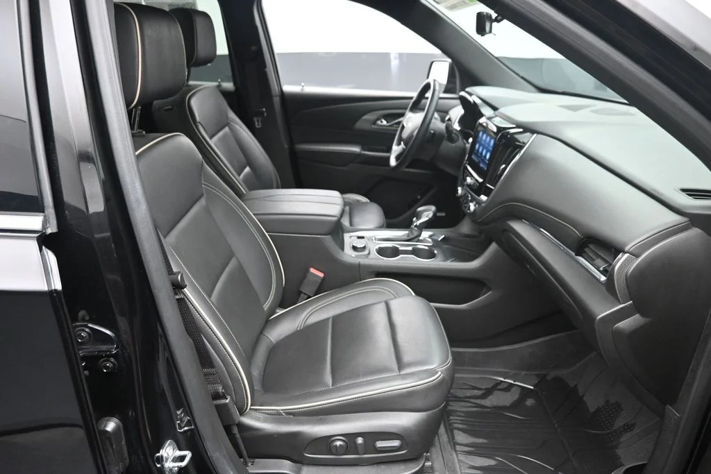 Used 2023 Black Chevrolet Premier image 9