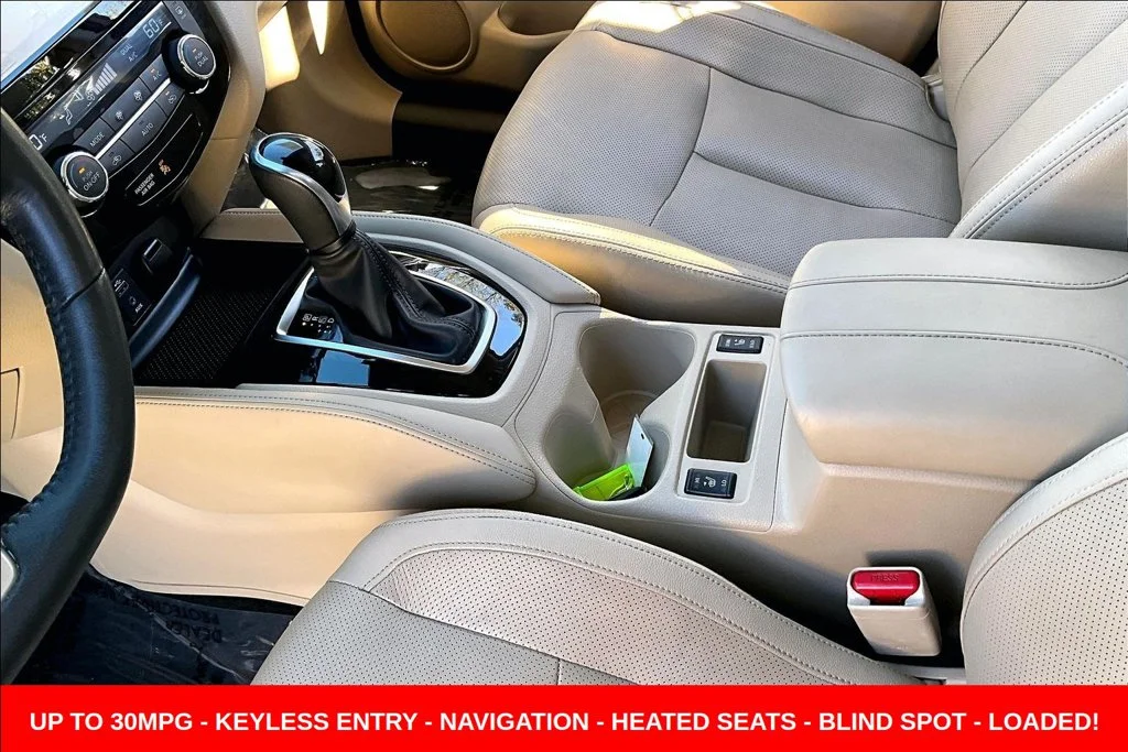 Used 2017 Orange Nissan SL image 22