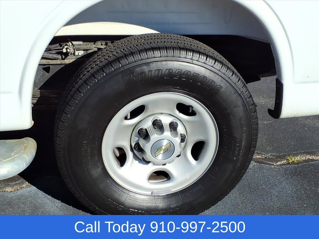 Used 2025 Summit White Chevrolet WT image 7