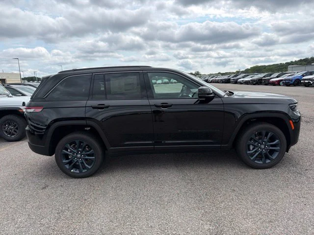 New 2026 Black Jeep  image 2