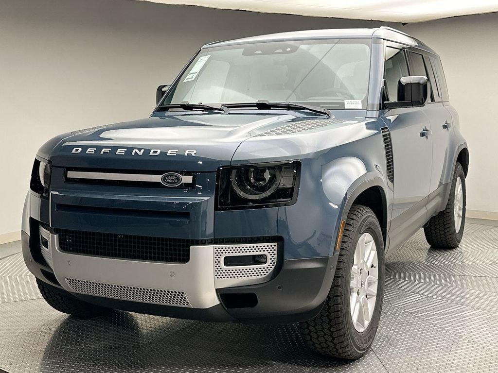Used 2025 Tasman Blue Metallic Land Rover S image 1