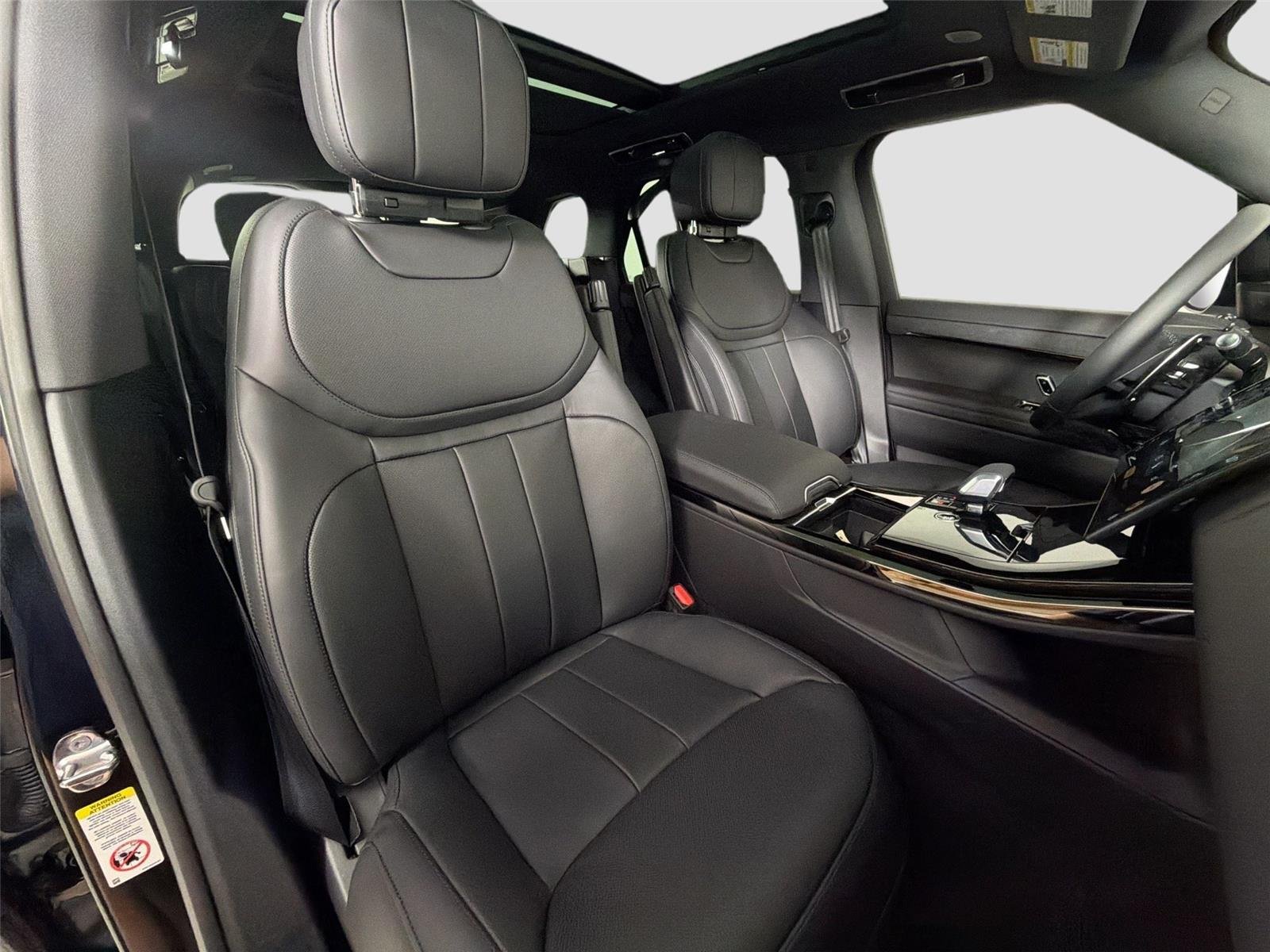 New 2026 Santorini Black LAND ROVER Dynamic SE image 26