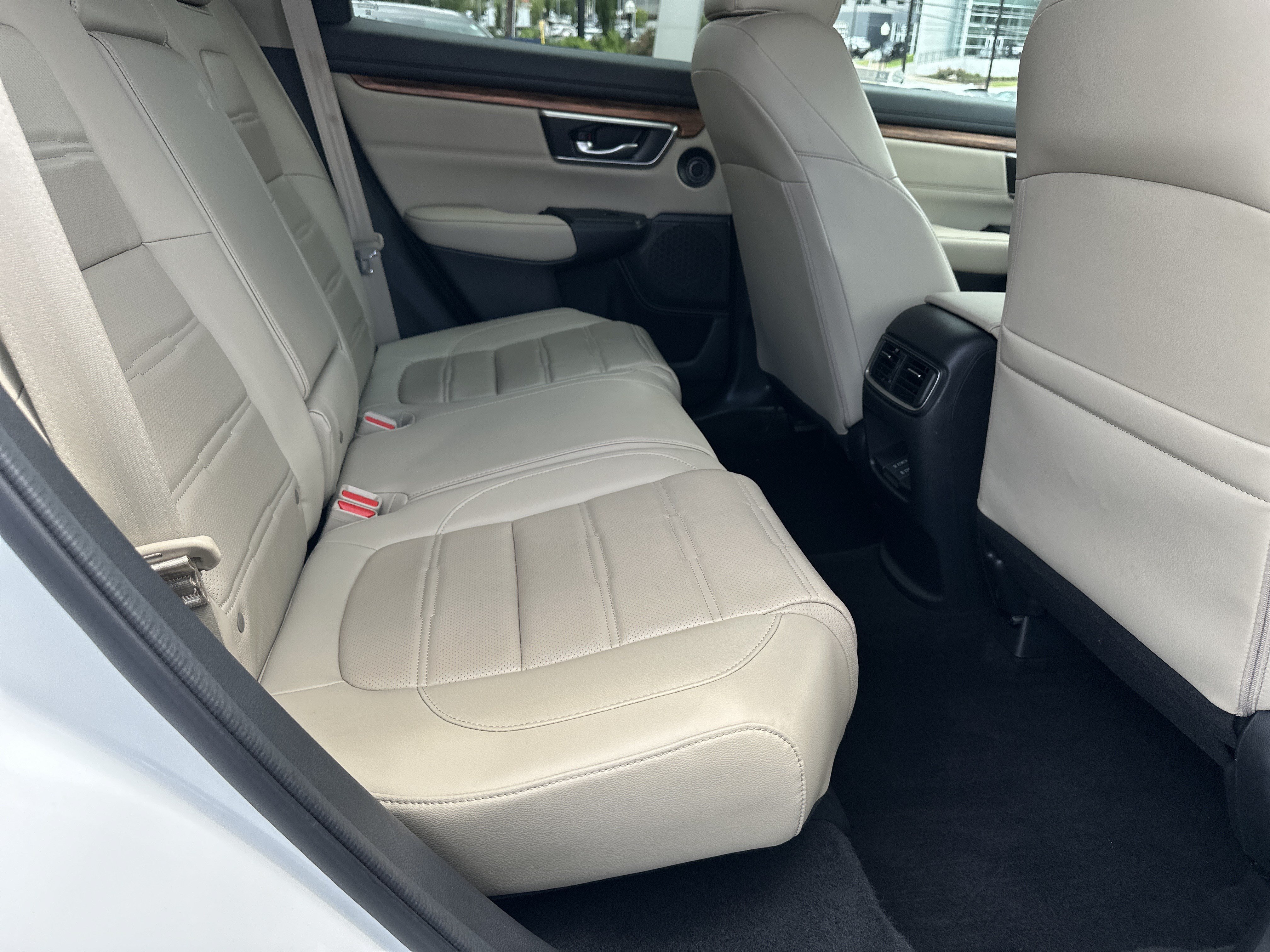 Used 2019 Platinum White Pearl Honda Touring image 17