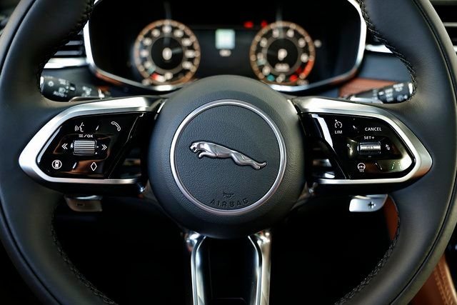2026 Jaguar F-Pace R-Dynamic S - Photo 39
