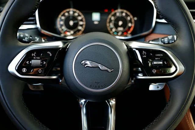 2026 Jaguar F-Pace R-Dynamic S - Photo 39