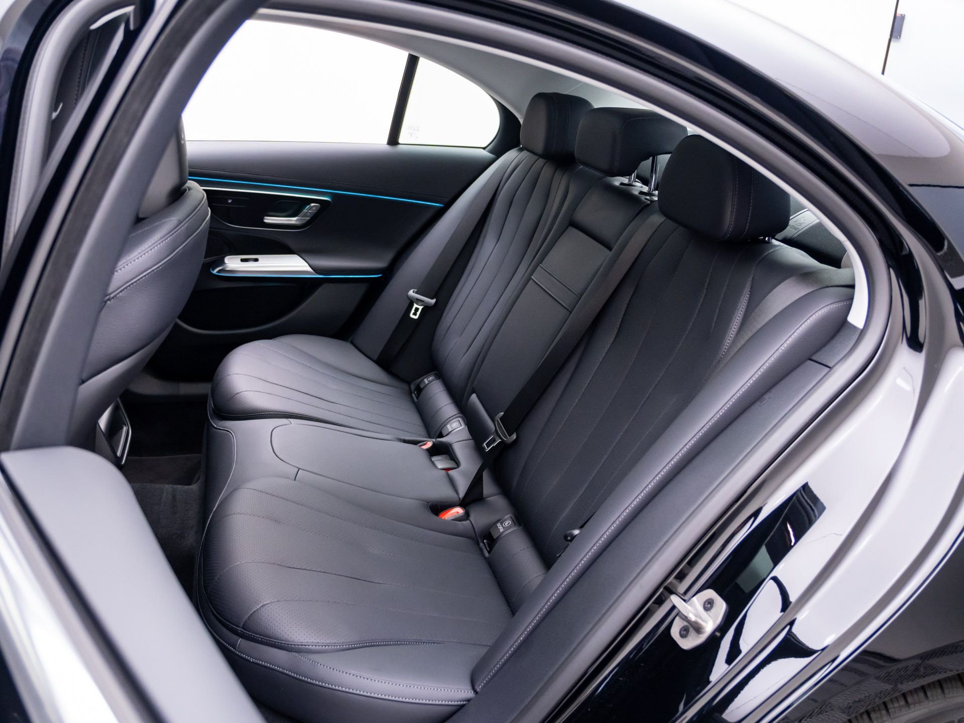 New 2027 Black Mercedes-Benz E 450 image 18