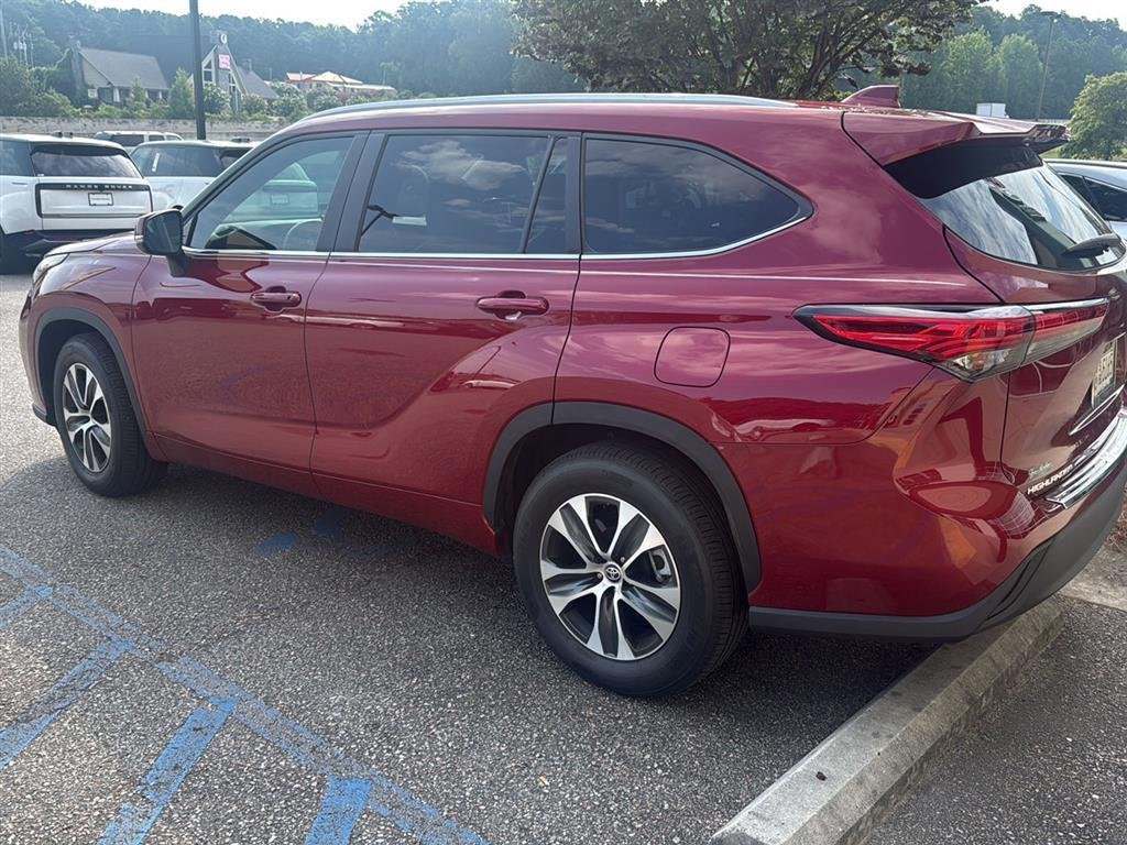 Used 2023 Ruby Flare Pearl Toyota XLE image 4