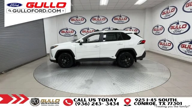 Used 2025 Ice Toyota XLE image 5