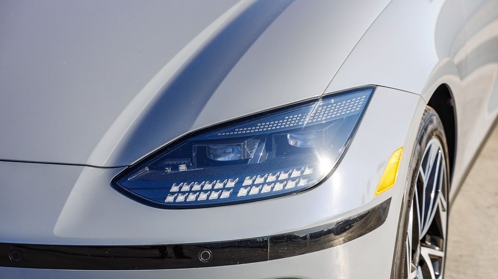 Used 2023 Blue Hyundai SEL image 5