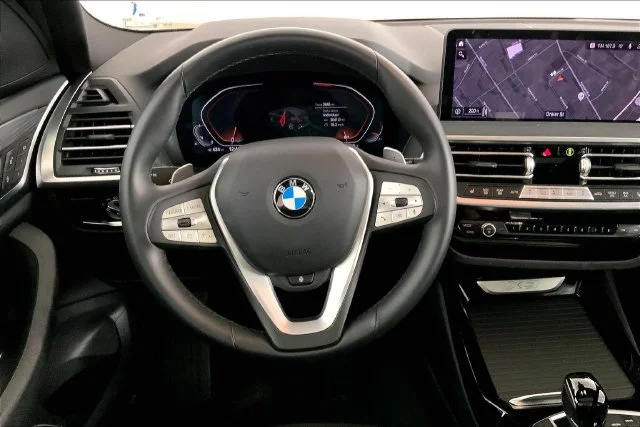 Used 2024 Gray BMW xDrive30i image 3