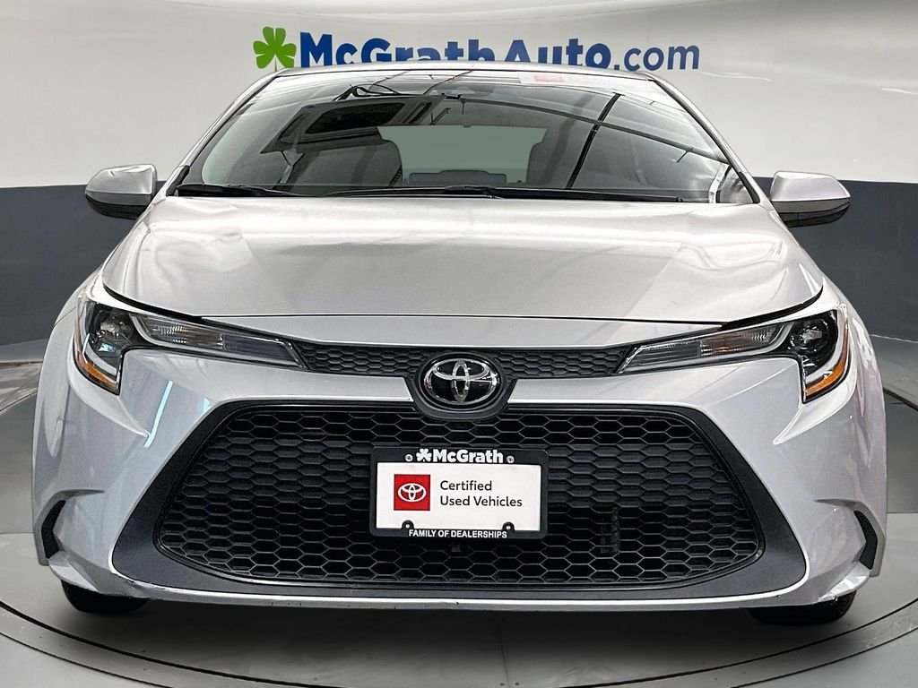 Used 2020 Silver Toyota LE image 5