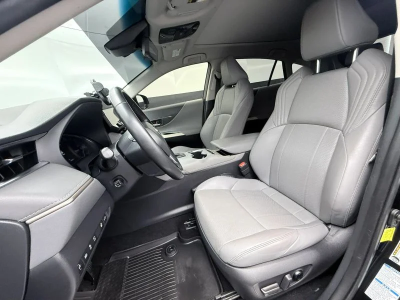 Used 2021  Toyota Limited Sport Utility 4D image 26