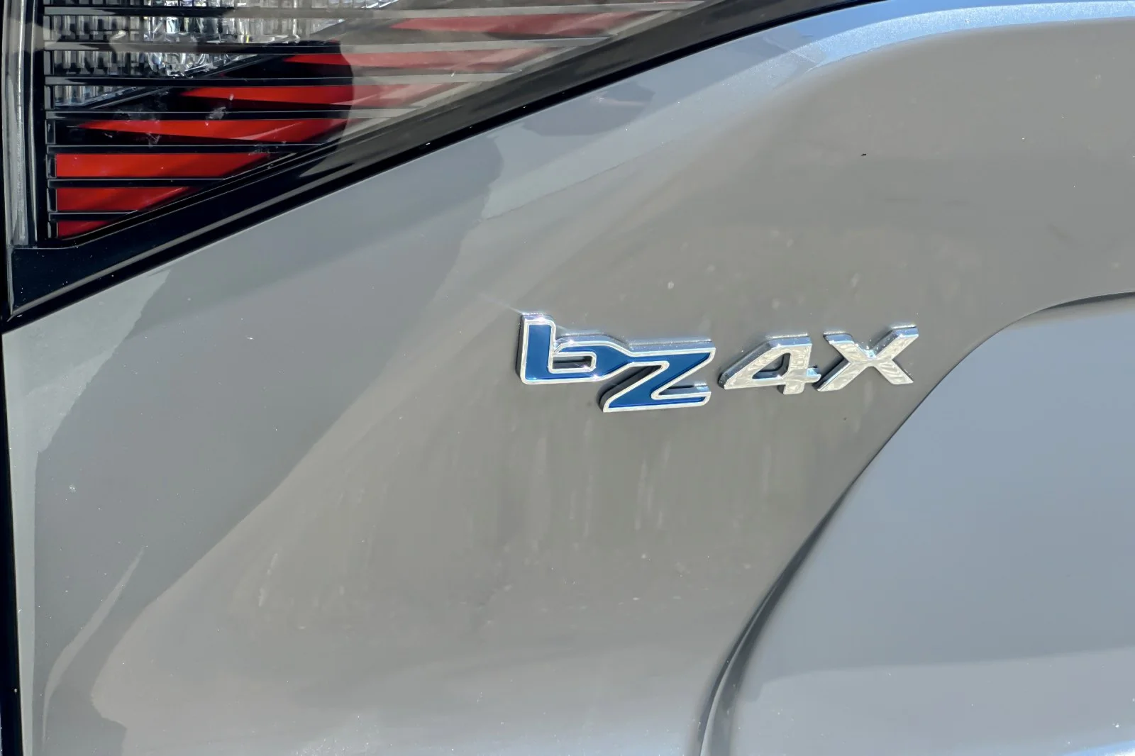 Certified Used 2025 Heavy Metal Toyota XLE image 26
